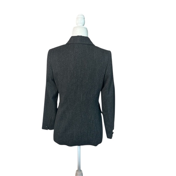 Gray Tailored Blazer with Classic Collar - Picture 4 of 7